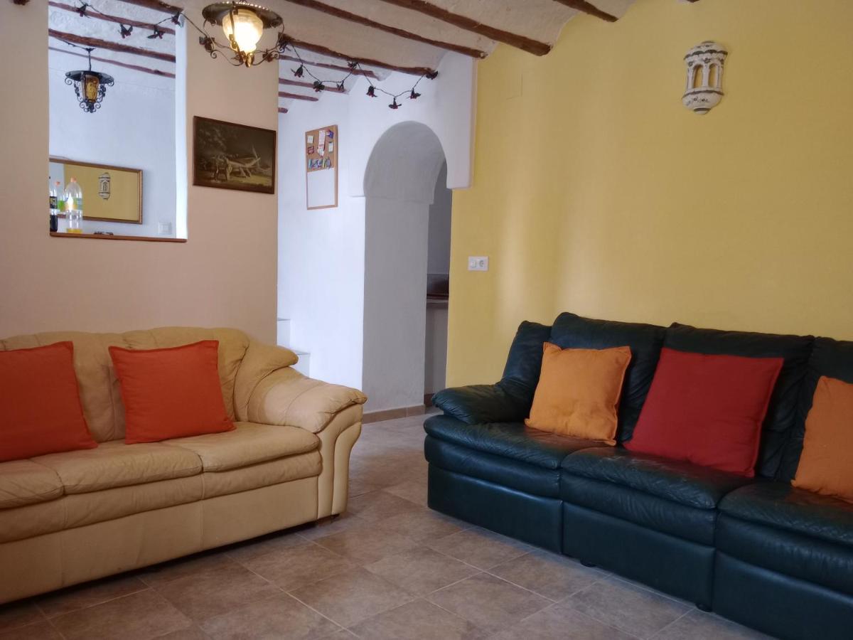 Casa En La Plaza, Hinojares - Ideal For Exploring The Area Exterior photo